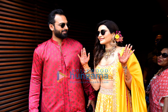 photos karishma tanna and varun bangera snapped at their mehendi ceremony 4