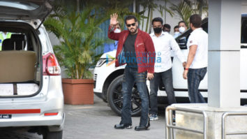Photos: Katrina Kaif and Salman Khan keep it casual leaving for Delhi from Kalina airport for the shoot for Tiger 3