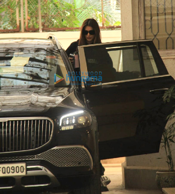 Photos: Kriti Sanon spotted at dubbing studio in Juhu