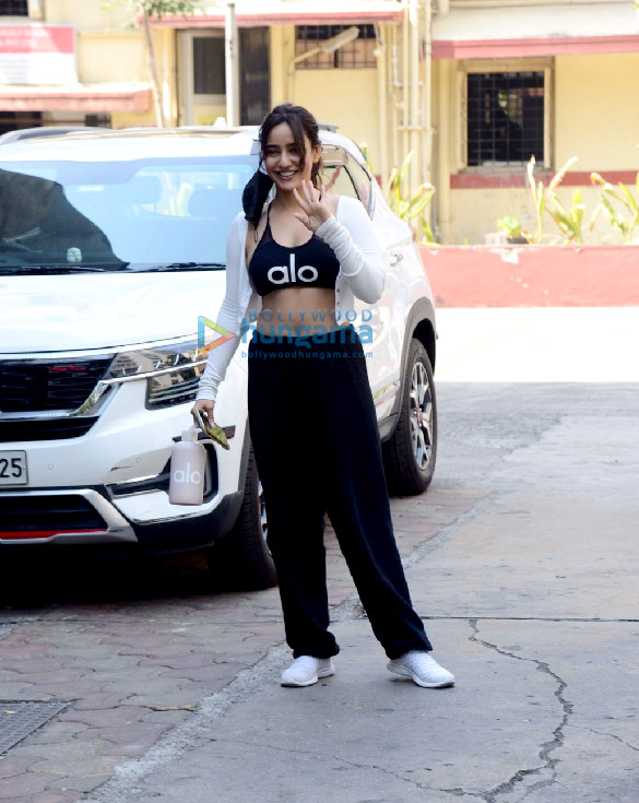 photos neha sharma spotted outside a gym in bandra 4 3