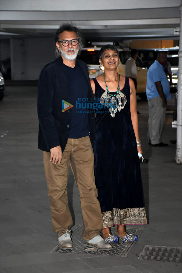 photos newly weds farhan akhtar and shibani dandekar along with others arrive for their wedding bash at riteish sidhwanis house8 11