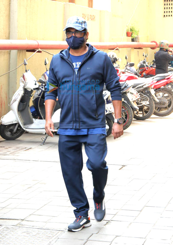 Photos: R Madhavan spotted at a dental clinic in Bandra Photos: R Madhavan spotted at a dental clinic in Bandra