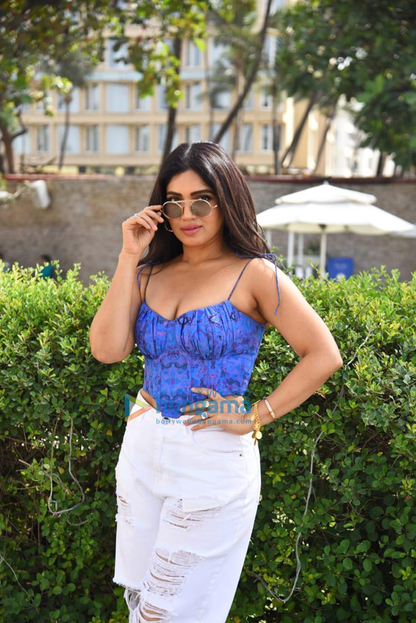 photos rajkummar rao bhumi pednekar and harshavardhan kulkarni snapped promoting their film badhaai do at sun n sand hotel in juhu 6