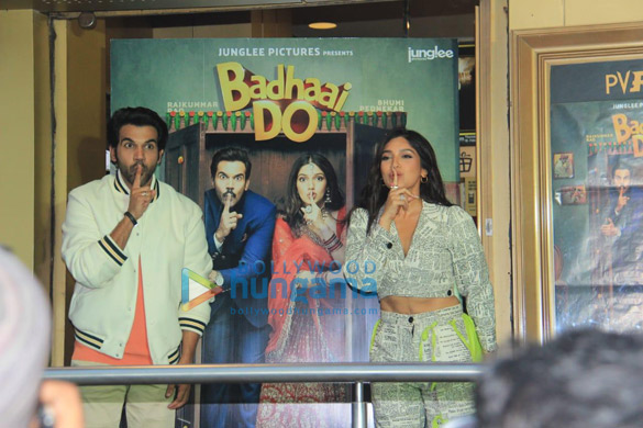 photos rajkummar rao bhumi pednekar and others snapped at the screening of badhaai do 9