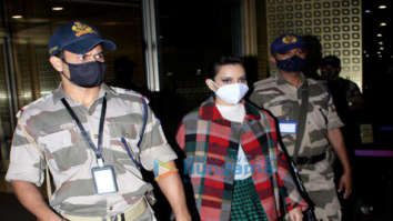 Photos: Ranbir Kapoor, Kangana Ranaut, Mouni Roy and Bappa Lahiri snapped at the airport