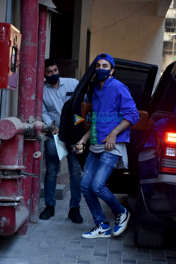 photos ranbir kapoor snapped at a dubbing studio 3