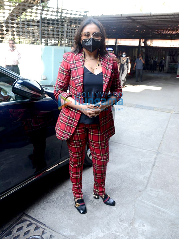photos rani mukerji snapped rocking a lad power suite outside holy family hospital in bandra 3