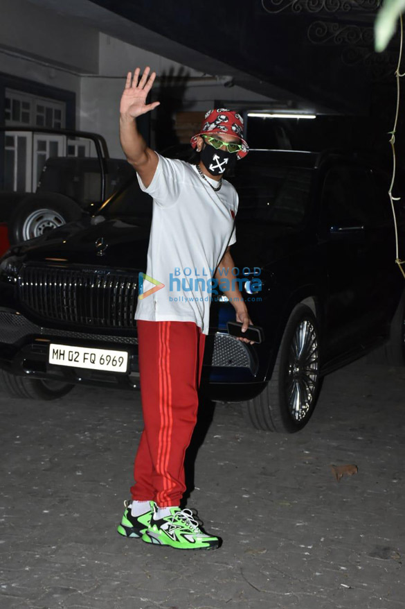 photos ranveer singh spotted at a dubbing studio in bandra 3 5