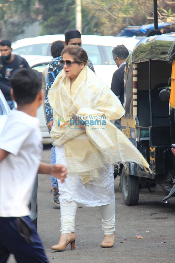 photos raveena tandons father ravi tandons funeral 889977 5