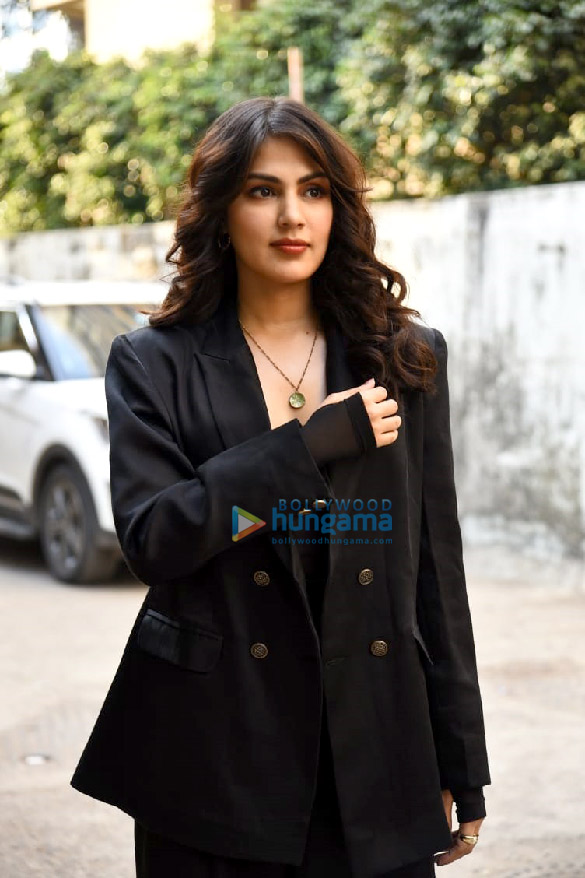 photos rhea chakraborty snapped at radio mirchi office 2