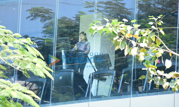 photos rhea chakraborty spotted at a gym in khar 2