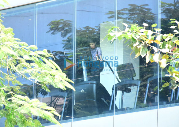 photos rhea chakraborty spotted at a gym in khar 4