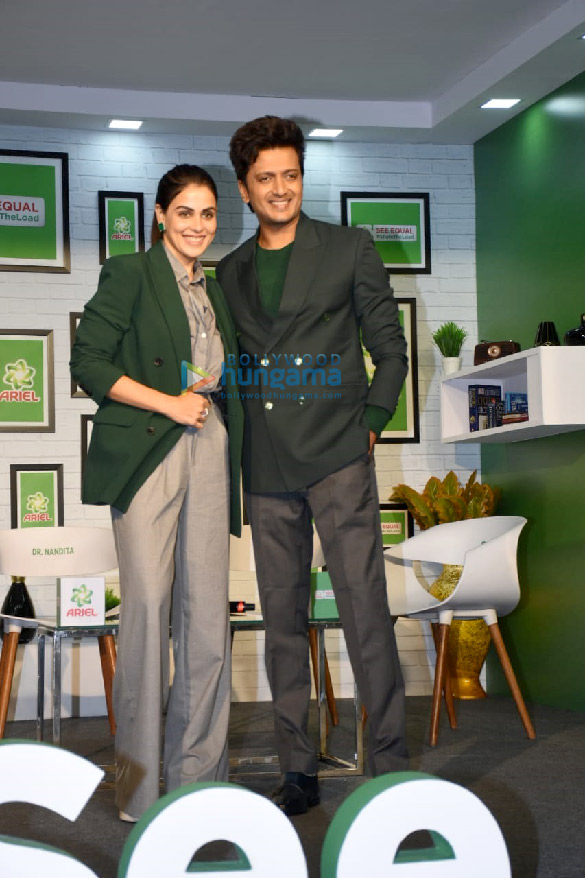 photos riteish deshmukh and genelia dsouza snapped at ariels see equal season 5 4