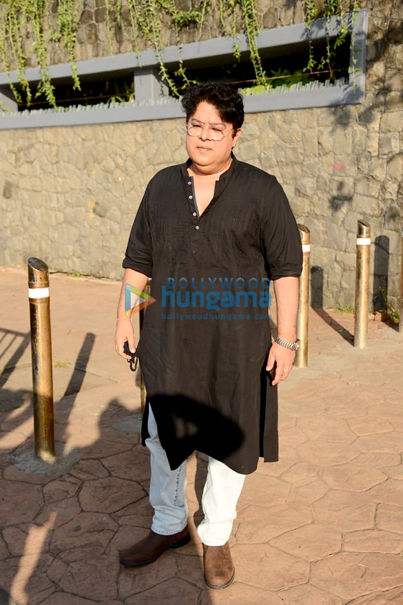 photos sajid khan and sister farah khan snapped visiting the newly wed couple farhan akhtar and shibani dandekars residence 1
