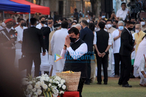 photos shah rukh khan sachin tendulkar shraddha kapoor other celebs attend lata mangeshkars state funeral at shivaji park 5218 5