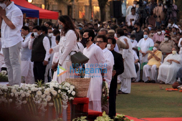 photos shah rukh khan sachin tendulkar shraddha kapoor other celebs attend lata mangeshkars state funeral at shivaji park 5218 6