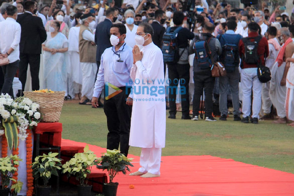 photos shah rukh khan sachin tendulkar shraddha kapoor other celebs attend lata mangeshkars state funeral at shivaji park 965 11