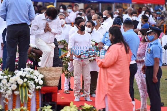 photos shah rukh khan sachin tendulkar shraddha kapoor other celebs attend lata mangeshkars state funeral at shivaji park 965 15