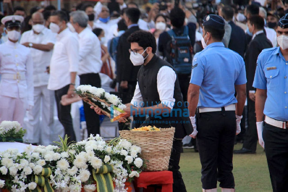 photos shah rukh khan sachin tendulkar shraddha kapoor other celebs attend lata mangeshkars state funeral at shivaji park 965 3