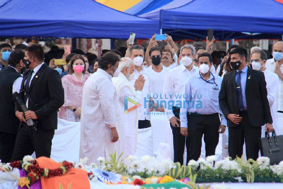 photos shah rukh khan sachin tendulkar shraddha kapoor other celebs attend lata mangeshkars state funeral at shivaji park 965 9