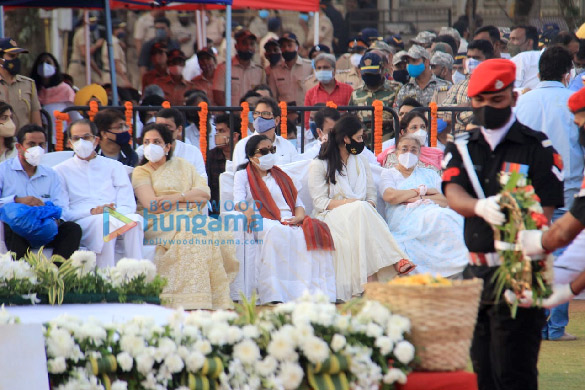 photos shah rukh khan sachin tendulkar shraddha kapoor other celebs attend lata mangeshkars state funeral at shivaji park 999 8