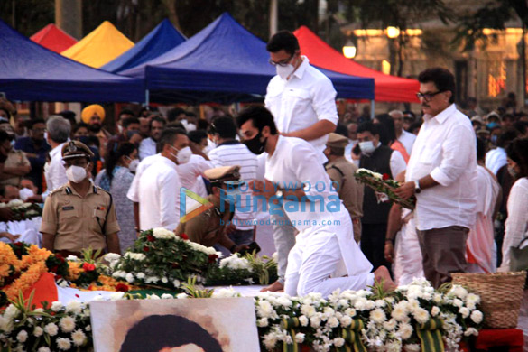 photos shah rukh khan sachin tendulkar shraddha kapoor other celebs attend lata mangeshkars state funeral at shivaji park7 2