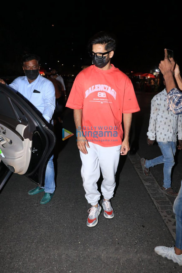 photos shahid kapoor and mira rajput snapped at pali bhavan cafe in bandra 00 1