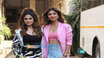 Photos: Shilpa Shetty and Shamita Shetty spotted at Mehboob studio in Bandra