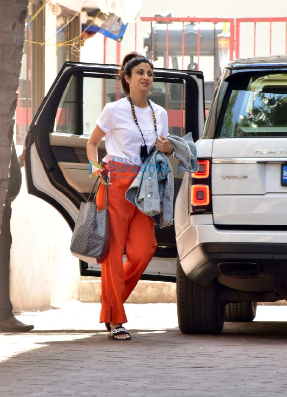 photos shilpa shetty snapped in juhu 4 2