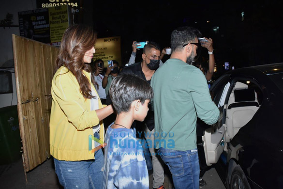 photos shilpa shetty snapped with her husband raj kundra and their son in bandra 2