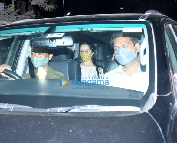 photos shraddha kapoor snapped with mom at breach candy hospital 1