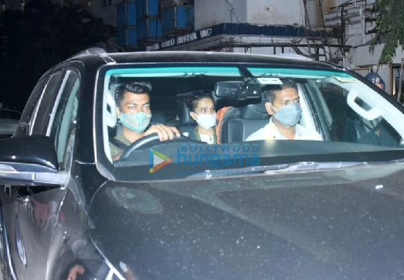 photos shraddha kapoor snapped with mom at breach candy hospital 2