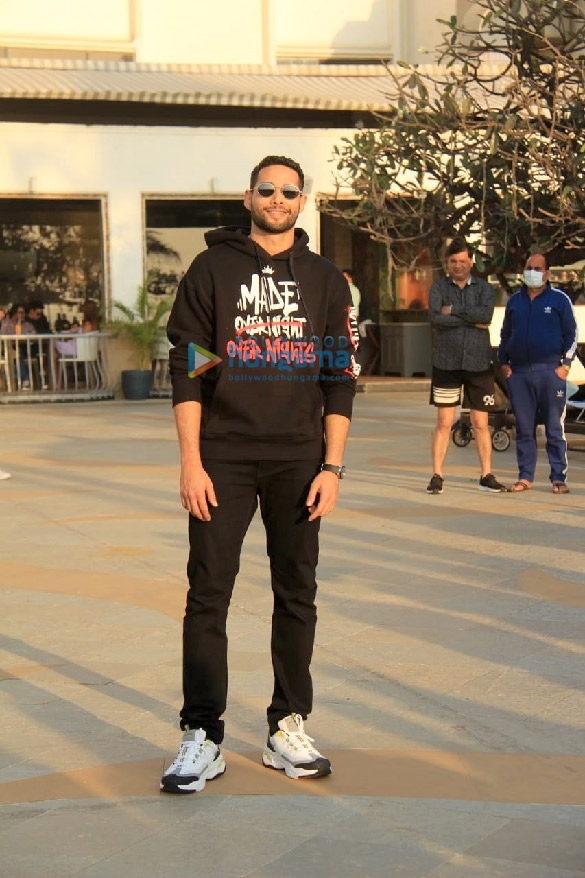 photos siddhant chaturvedi poses with his childhood friends at an event for budweiser in juhu 1