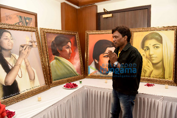 photos sunil pal rishabh tandon shikha malhotra sakshi holka grace aneel murarkas painting exhibition featuring portraits of the late lata mangeshkar 7