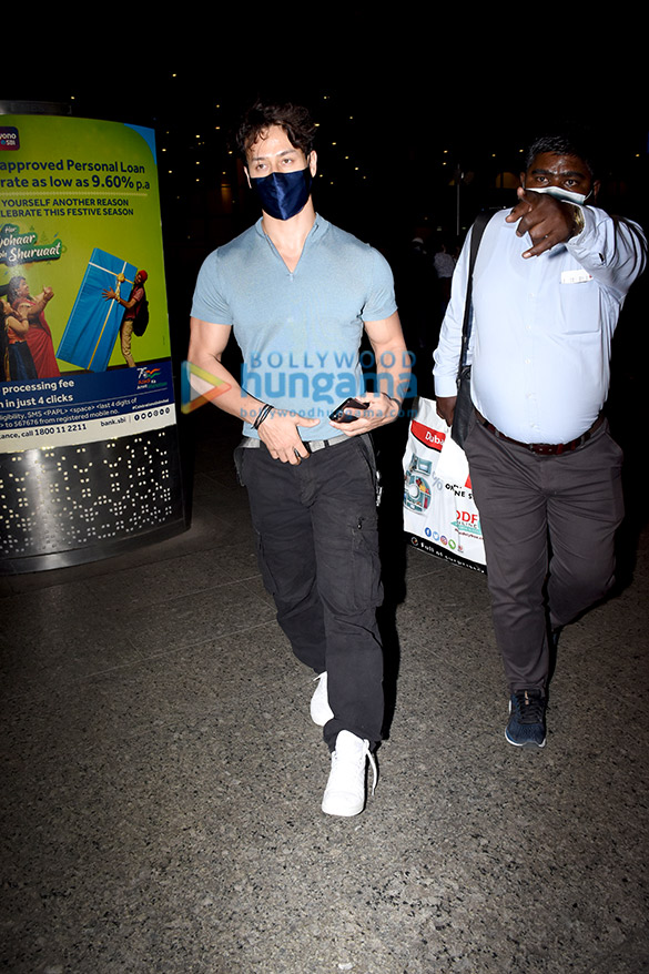 Photos: Tiger Shroff, Tara Sutaria and Nushrratt Bharuccha were spotted late last night at the Mumbai airport Photos: Tiger Shroff, Tara Sutaria and Nushrratt Bharuccha were spotted late last night at the Mumbai airport