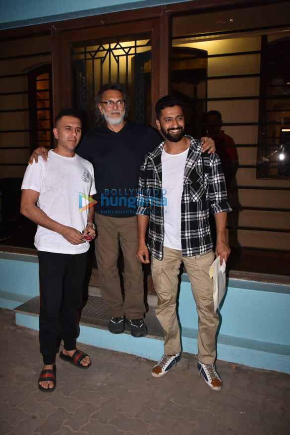 Photos: Vicky Kaushal and Ritesh Sidhwani snapped at Rakeysh Omprakash Mehra’s office Photos: Vicky Kaushal and Ritesh Sidhwani snapped at Rakeysh Omprakash Mehra’s office