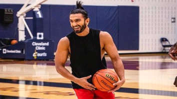 Ranveer Singh steals the floor at NBA All Star Game, check out the pics