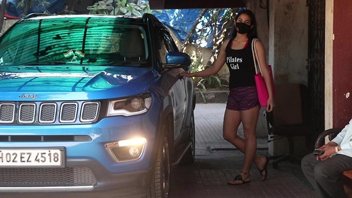 Spotted: Sara Ali Khan post workout at Santacruz