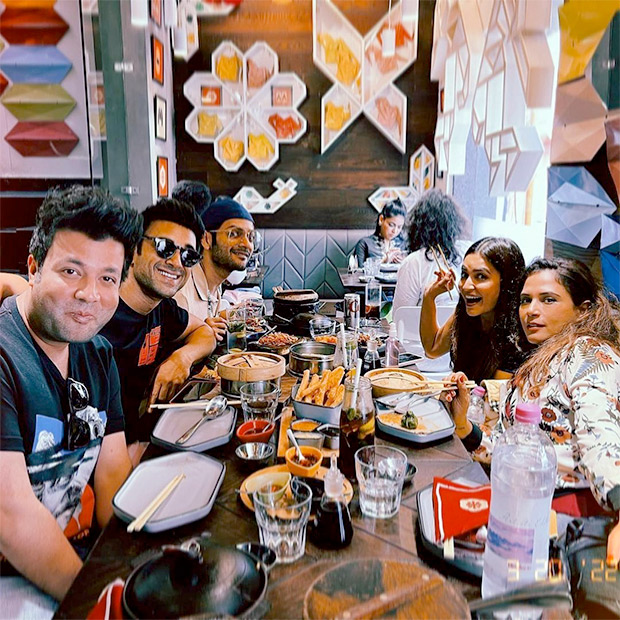 Ali Fazal reunites with Fukrey 3 cast Pulkit Samrat, Kriti Kharbanda, Richa Chadha and Varun Sharma over lunch Ali Fazal reunites with Fukrey 3 cast Pulkit Samrat, Kriti Kharbanda, Richa Chadha and Varun Sharma over lunch