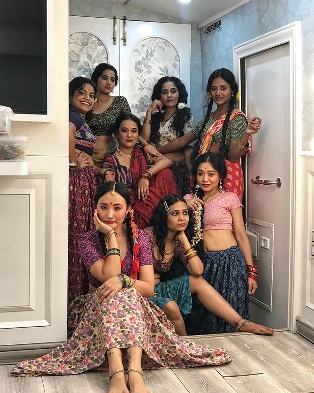 Arunachali star Chum Darang shares behind-the-scenes photos from the sets of Alia Bhatt’s Gangubai Kathiawadi Arunachali star Chum Darang shares behind-the-scenes photos from the sets of Alia Bhatt’s Gangubai Kathiawadi