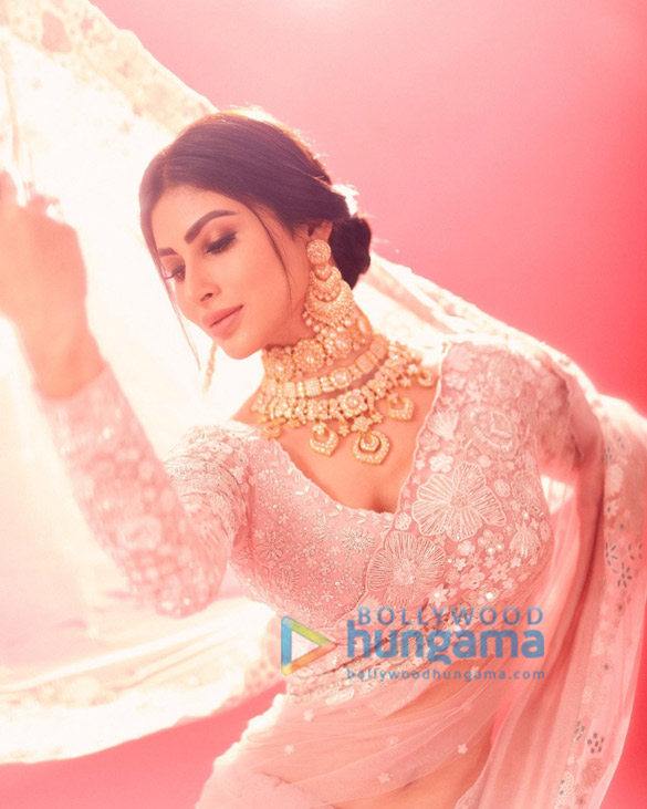 mouni roy 4 53
