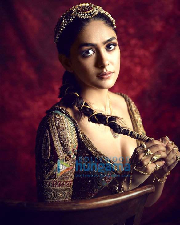 mrunal thakur 1 38