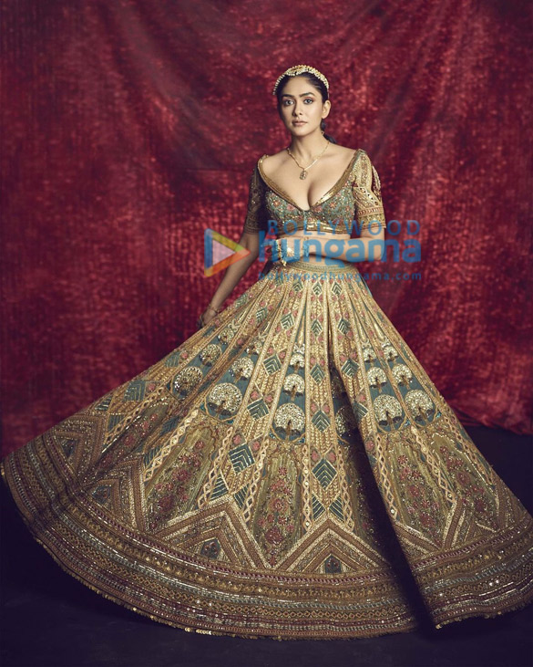 mrunal thakur 2 42