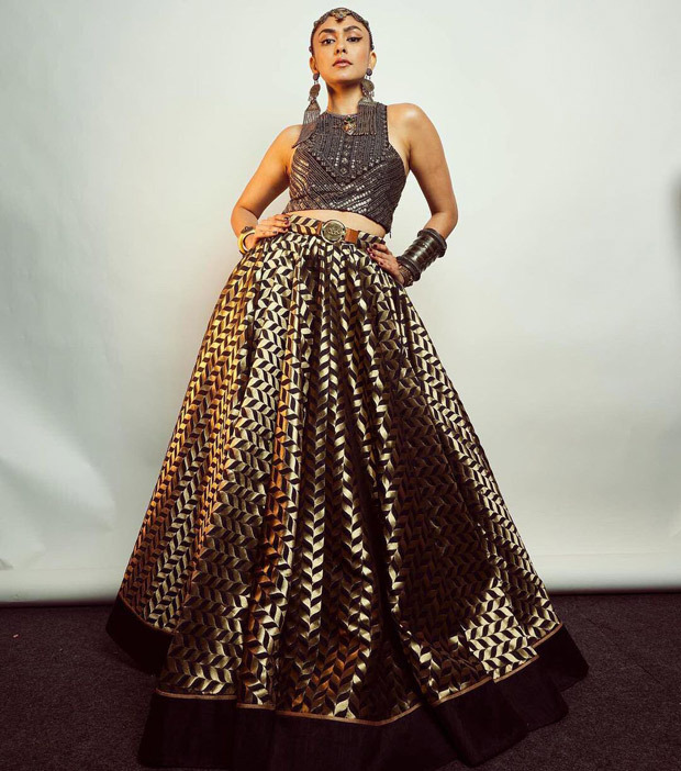 Mrunal Thakur exudes royal elegance as she turns showstopper for JJ Valaya at Lakme Fashion Week