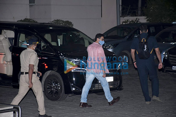 photos aamir khan and alia bhatt snapped at the private airport in kalina 2