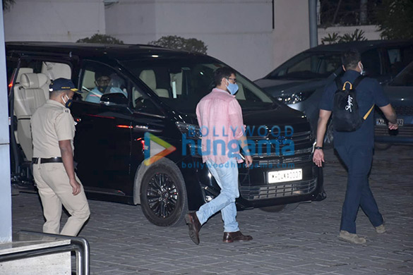 photos aamir khan and alia bhatt snapped at the private airport in kalina 5