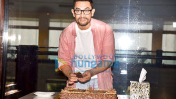 Photos: Aamir Khan cuts the cake with media at his home in Bandra
