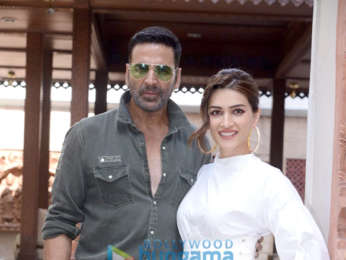 Photos: Akshay Kumar and Kriti Sanon strike a pose in Delhi as they promote their film Bachchhan Paandey