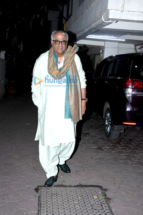 photos anil kapoor shanaya kapoor khushi kapoor join celebrations of janhvi kapoors birthday 4