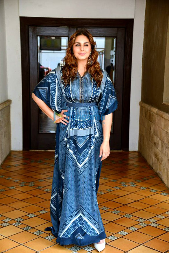 Photos: Huma Qureshi spotted promoting the OTT release of Valimai at Sun N Sand Hotel in Mumbai Photos: Huma Qureshi spotted promoting the OTT release of Valimai at Sun N Sand Hotel in Mumbai